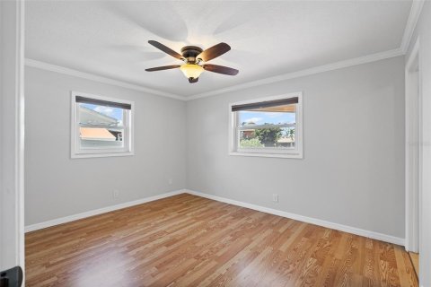 House in Saint Petersburg, Florida 3 bedrooms, 140.75 sq.m. № 1655180 - photo 22