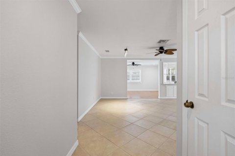 House in Saint Petersburg, Florida 3 bedrooms, 140.75 sq.m. № 1655180 - photo 8