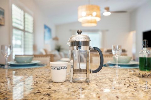 Commercial property in Sarasota, Florida 6 bedrooms, 296.82 sq.m. № 2217083 - photo 13