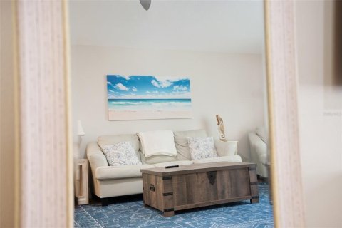 Commercial property in Sarasota, Florida 6 bedrooms, 296.82 sq.m. № 2217083 - photo 23