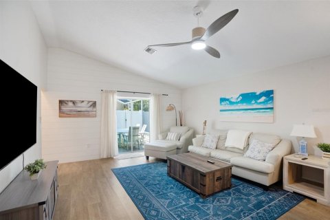 Commercial property in Sarasota, Florida 6 bedrooms, 296.82 sq.m. № 2217083 - photo 20
