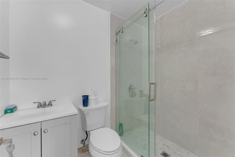 Casa en venta en Miami, Florida, 4 dormitorios, 170.2 m2 № 1845830 - foto 26