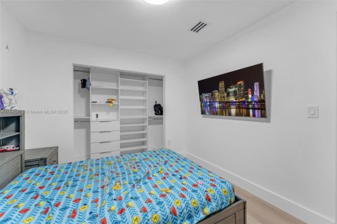 Casa en venta en Miami, Florida, 4 dormitorios, 170.2 m2 № 1845830 - foto 22