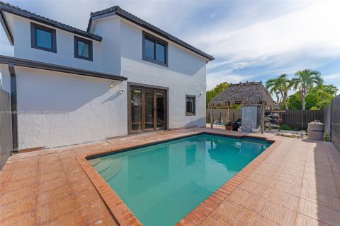Casa en venta en Miami, Florida, 4 dormitorios, 170.2 m2 № 1845830 - foto 29