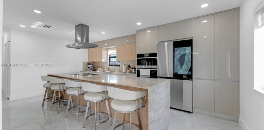 Casa en Miami, Florida 4 dormitorios, 170.2 m2 № 1845830