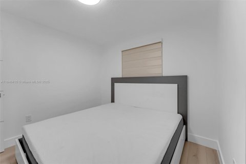 Casa en venta en Miami, Florida, 4 dormitorios, 170.2 m2 № 1845830 - foto 24