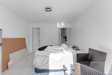 Casa en venta en Miami, Florida, 4 dormitorios, 170.2 m2 № 1845830 - foto 25