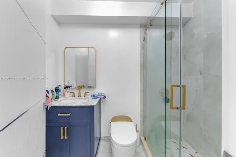 Casa en venta en Miami, Florida, 4 dormitorios, 170.2 m2 № 1845830 - foto 11