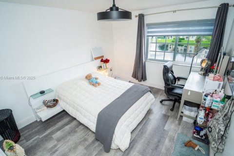 Condo in Miramar, Florida, 3 bedrooms  № 1974254 - photo 12