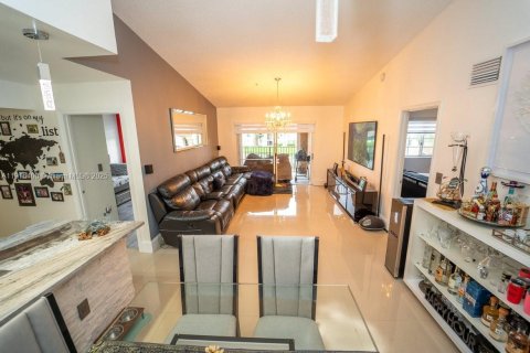 Condo in Miramar, Florida, 3 bedrooms  № 1974254 - photo 4