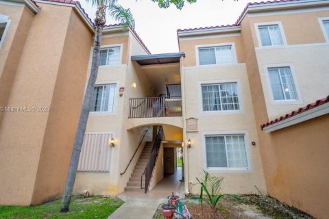 Condo in Miramar, Florida, 3 bedrooms  № 1974254