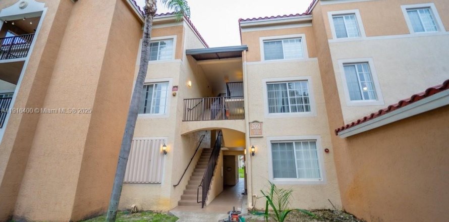 Condo in Miramar, Florida, 3 bedrooms  № 1974254