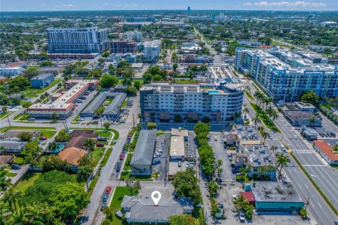 Commercial property in Dania Beach, Florida № 1823863 - photo 6