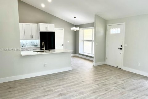 Casa en venta en Boca Raton, Florida, 3 dormitorios, 91.04 m2 № 2010393 - foto 5