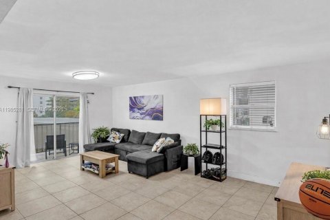 Condominio en venta en Miami Beach, Florida, 2 dormitorios, 92.25 m2 № 2050987 - foto 3