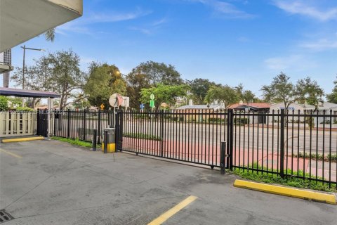 Condominio en venta en Miami Beach, Florida, 2 dormitorios, 92.25 m2 № 2050987 - foto 23