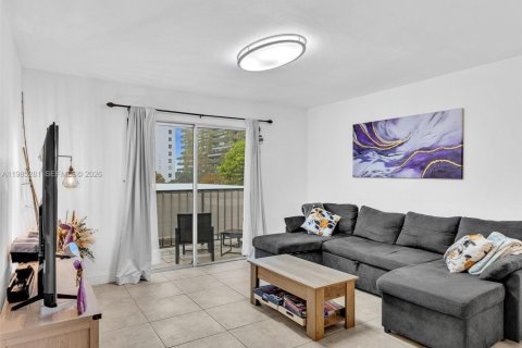 Condominio en venta en Miami Beach, Florida, 2 dormitorios, 92.25 m2 № 2050987 - foto 2