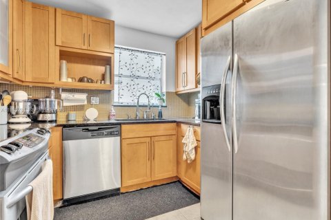 Condominio en venta en Miami Beach, Florida, 2 dormitorios, 92.25 m2 № 2050987 - foto 13