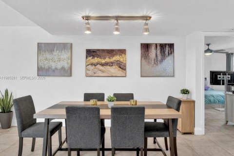 Condominio en venta en Miami Beach, Florida, 2 dormitorios, 92.25 m2 № 2050987 - foto 9