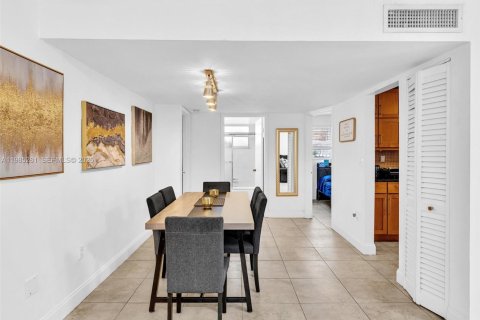 Condominio en venta en Miami Beach, Florida, 2 dormitorios, 92.25 m2 № 2050987 - foto 10