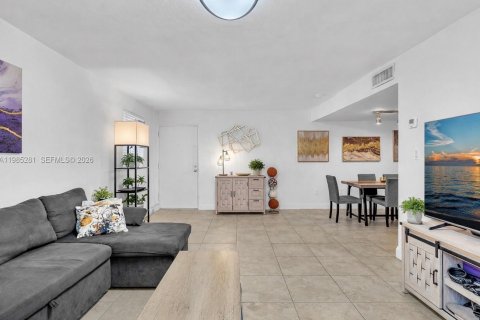 Condominio en venta en Miami Beach, Florida, 2 dormitorios, 92.25 m2 № 2050987 - foto 7