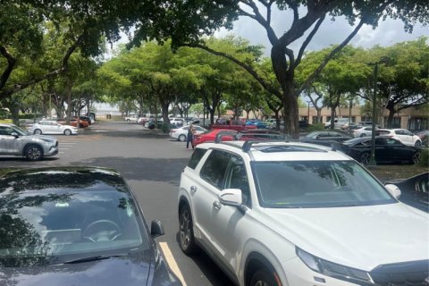 Propiedad comercial en alquiler en Lauderdale Lakes, Florida № 1231561 - foto 1