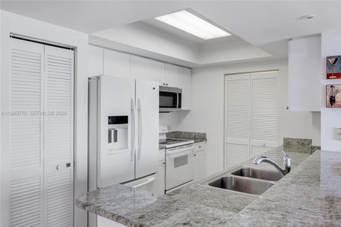 Снять в аренду кондоминиум в Авентура, Флорида 2 спальни, 109.16м2, № 2005539 - фото 6