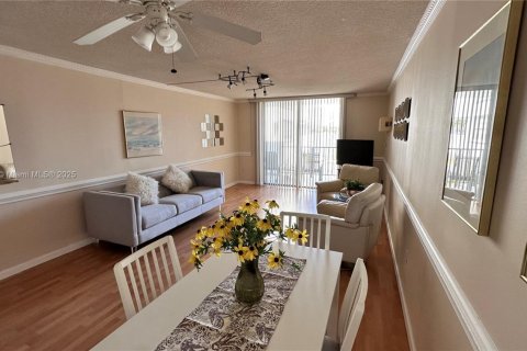 Copropriété à louer à Aventura, Floride: 1 chambre, 71.16 m2 № 1887399 - photo 11