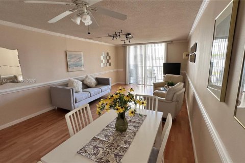 Copropriété à louer à Aventura, Floride: 1 chambre, 71.16 m2 № 1887399 - photo 12