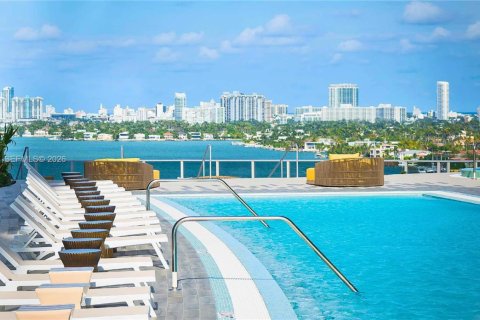 Condominio en venta en Miami, Florida, 1 dormitorio, 90.95 m2 № 2084995 - foto 4