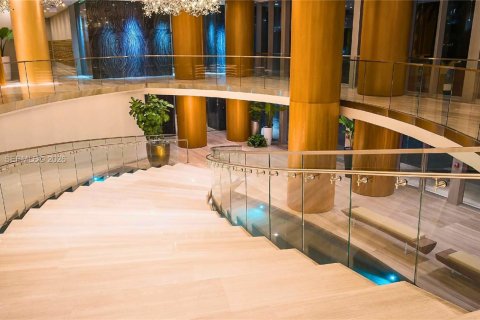 Condominio en venta en Miami, Florida, 1 dormitorio, 90.95 m2 № 2084995 - foto 2