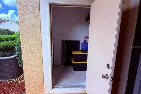 Townhouse in Orlando, Florida 2 bedrooms, 124.77 sq.m. № 1801801 - photo 13