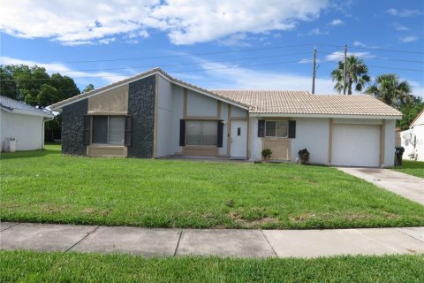 Casa en alquiler en Orlando, Florida, 3 dormitorios, 143.07 m2 № 1835851 - foto 1
