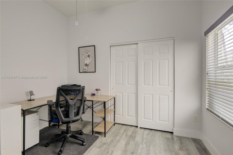 Casa en venta en Pembroke Pines, Florida, 3 dormitorios, 189.52 m2 № 1705846 - foto 20