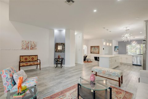 Casa en venta en Pembroke Pines, Florida, 3 dormitorios, 189.52 m2 № 1705846 - foto 5