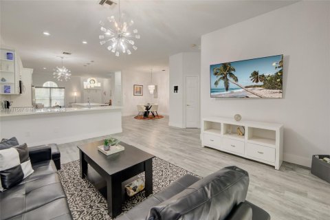 Casa en venta en Pembroke Pines, Florida, 3 dormitorios, 189.52 m2 № 1705846 - foto 11