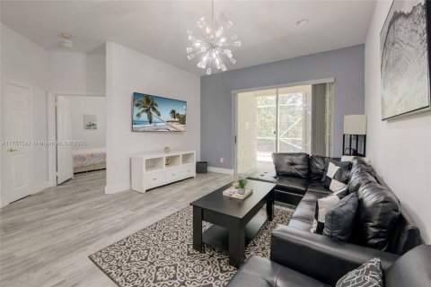 Casa en venta en Pembroke Pines, Florida, 3 dormitorios, 189.52 m2 № 1705846 - foto 10