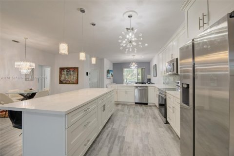 Casa en venta en Pembroke Pines, Florida, 3 dormitorios, 189.52 m2 № 1705846 - foto 6