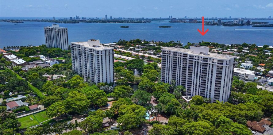 Condo in Miami, Florida, 2 bedrooms  № 2378557