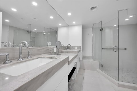 Condo in Miami, Florida, 2 bedrooms  № 2378557 - photo 28
