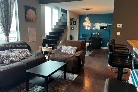 Condo in Miami, Florida, 1 bedroom  № 2003611 - photo 5