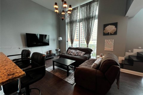 Condo in Miami, Florida, 1 bedroom  № 2003611 - photo 6