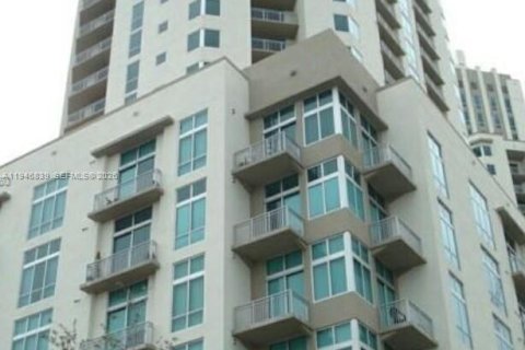Condo in Miami, Florida, 1 bedroom  № 2003611 - photo 20