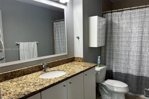 Condo in Miami, Florida, 1 bedroom  № 2003611 - photo 9