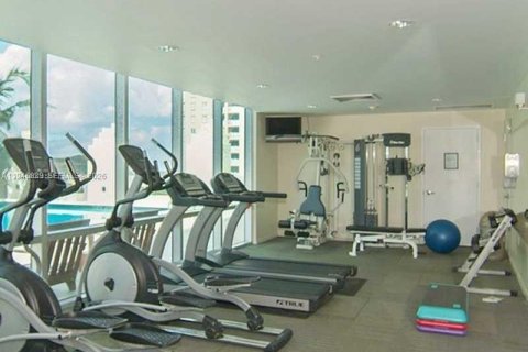 Condo in Miami, Florida, 1 bedroom  № 2003611 - photo 22