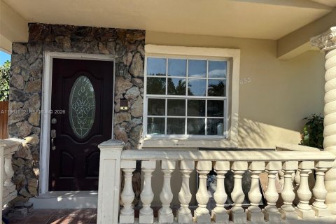 Villa ou maison à Miami, Floride 2 chambres, 72.46 m2 № 2025744