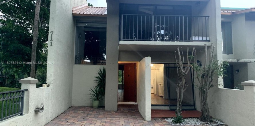 Adosado en Plantation, Florida 3 dormitorios, 181.16 m2 № 1745687