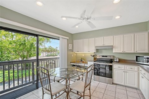 Townhouse in Sarasota, Florida 2 bedrooms, 125.6 sq.m. № 1686652 - photo 20