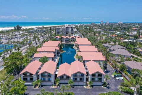 Townhouse in Sarasota, Florida 2 bedrooms, 125.6 sq.m. № 1686652 - photo 4