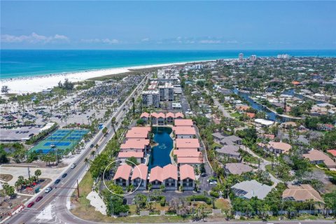 Townhouse in Sarasota, Florida 2 bedrooms, 125.6 sq.m. № 1686652 - photo 3